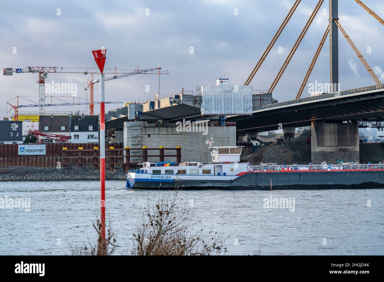 New construction of the Neuenkamp motorway bridge on the A40, over the Rhine near Duisburg, construction of the bridge piers, the new bridge is being Stock Photo