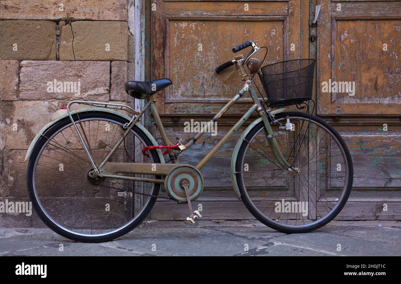 Italian Vintage Bicycle Hi Res Stock Photography And Images Alamy