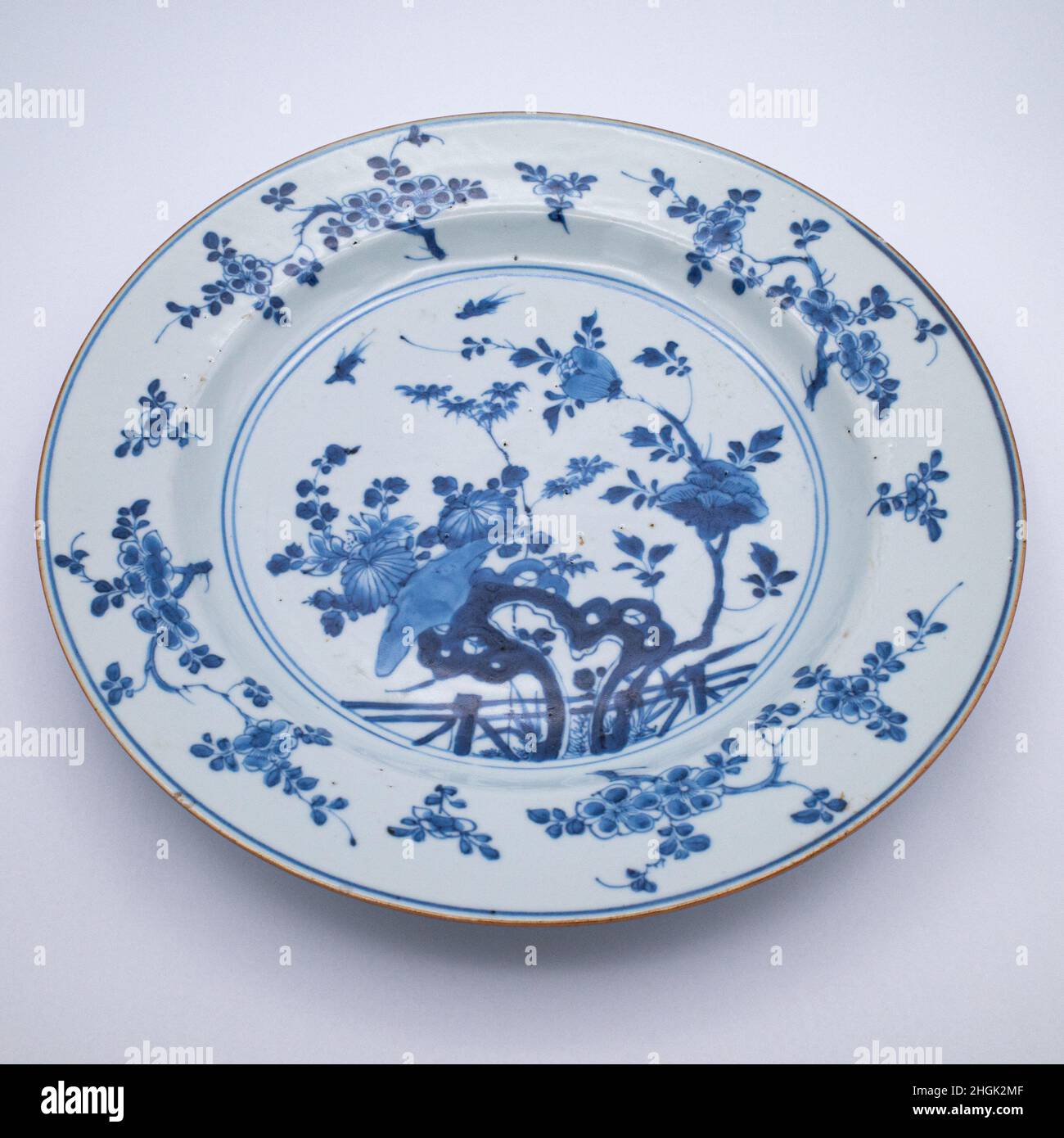 Chinese porcelain 18th century hi-res stock photography and images - Alamy