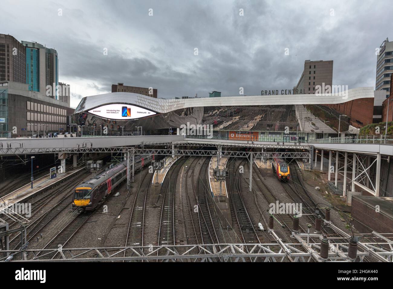 Birmingham New Street and Grand Central shopping centre with Crosscountry and Virgin Trains departing Stock Photo