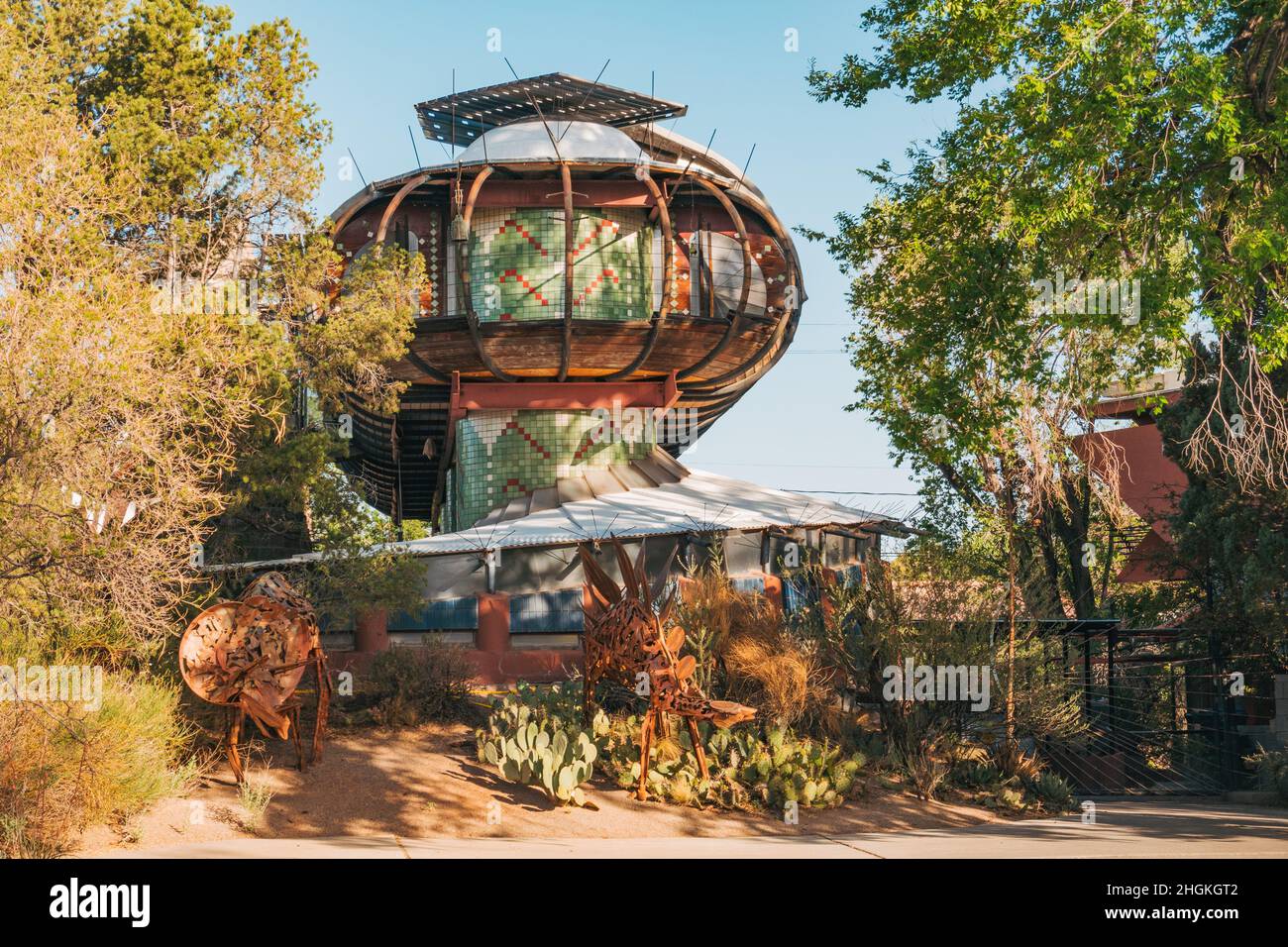The quirky 'spaceship house', a residence and studio of architect Bart Prince, built in 1984 in Albuquerque, New Mexico Stock Photo
