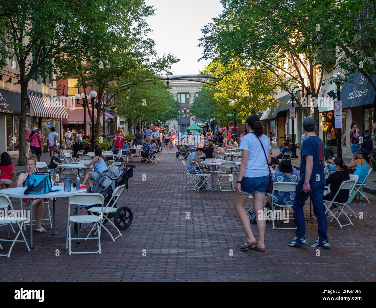Thursday Night Out in Oak Park, Illinois. A summer outdoor dining event. Stock Photo