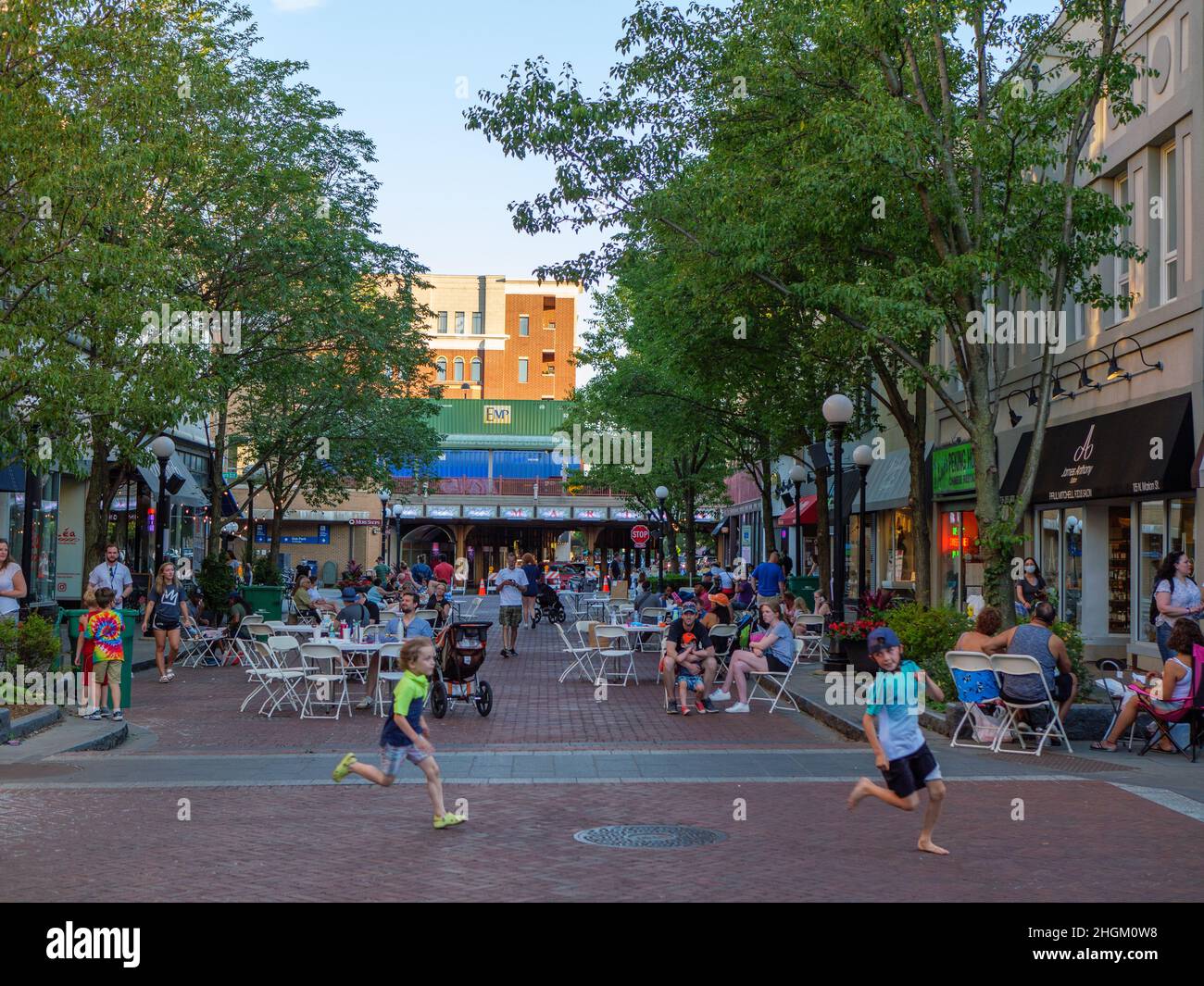 Thursday Night Out in Oak Park, Illinois. A summer outdoor dining event