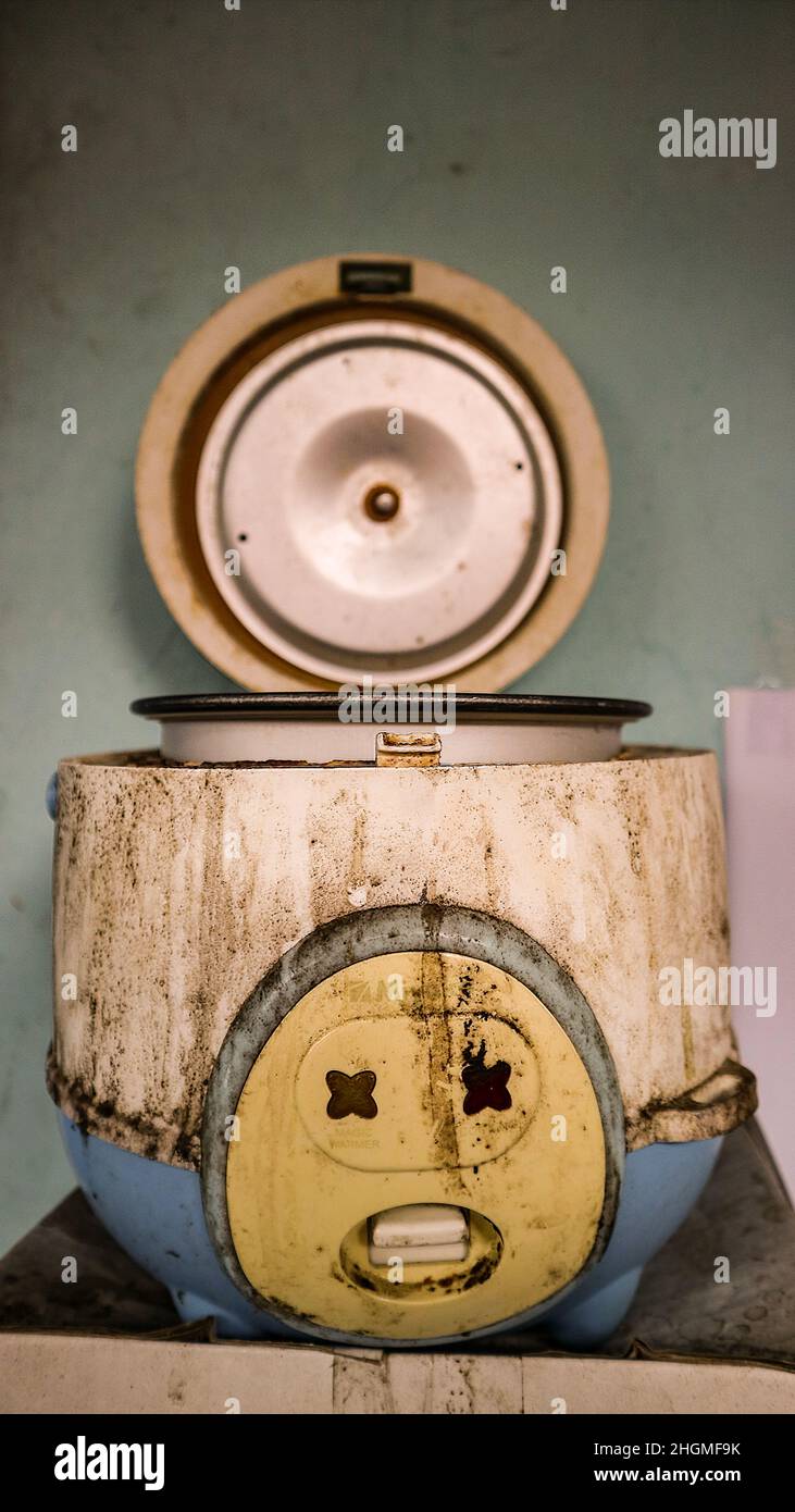 Old electric stove hi-res stock photography and images - Alamy