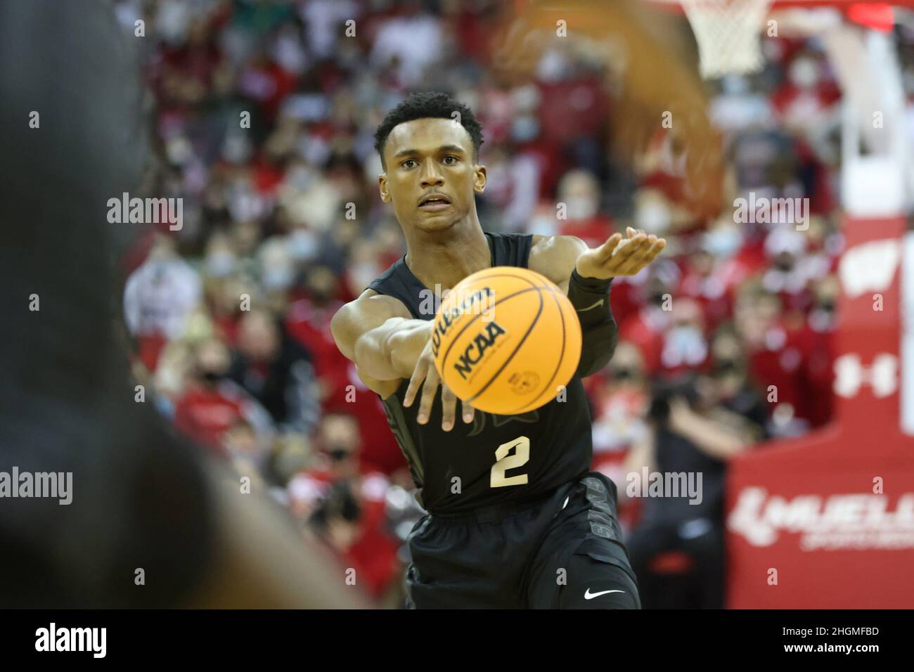 Madison, WI, USA. 21st Jan, 2022. Michigan State Spartans guard Tyson Walker (2) passing the ball into the post during the NCAA Basketball game between the Michigan State Spartans and the Wisconsin Badgers at the Kohl Center in Madison, WI. Darren Lee/CSM/Alamy Live News Stock Photo