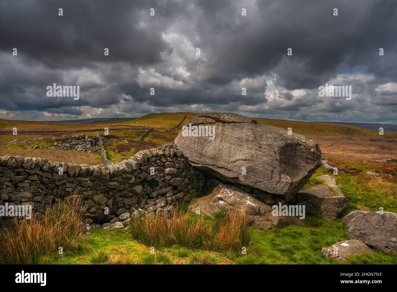 A balanced boulder at Knotteranum near Bowland Knotts in the Forest of Bowland, Lancashire Stock Photo