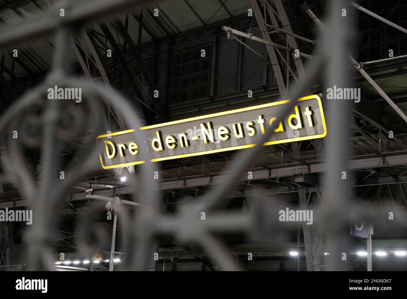 Der Bahnhof Dresden-Neustadt in Dresden am 21.01.2022 Stock Photo