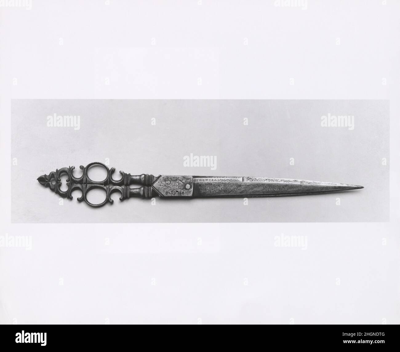 Scissors 1738 (?) Pedro Diaz Spanish The inscriptions on the blades