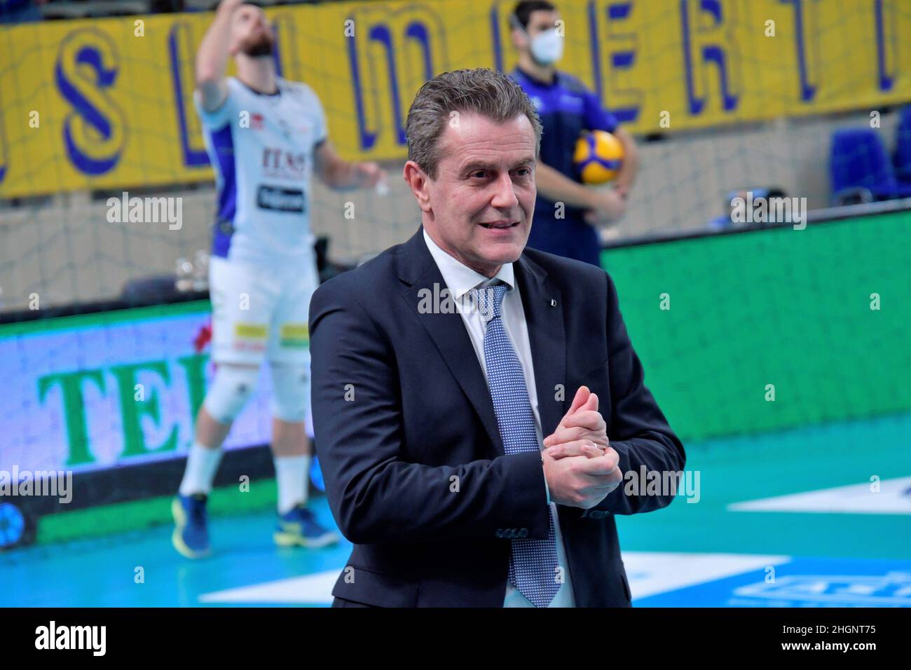 BLM Group Arena, Trento, Italy, January 22, 2022, Coach Angelo Lorenzetti (Itas Trentino)  during  Itas Trentino Volley vs Consar Ravenna - Volleyball Italian Serie A Men Superleague Championship Credit: Live Media Publishing Group/Alamy Live News Stock Photo