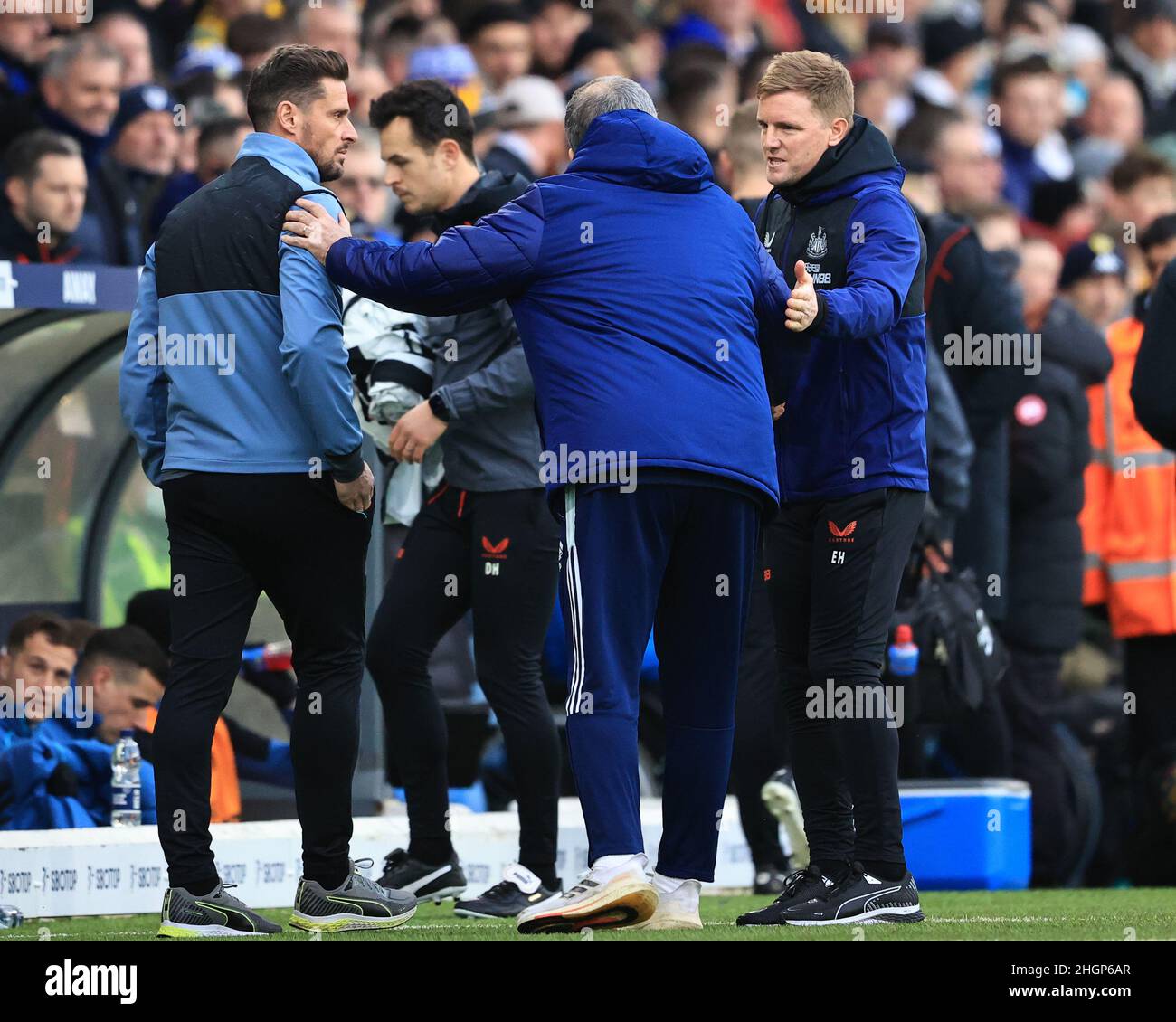 Leeds, UK. 22nd Jan, 2022. Marcelo Bielsa manager of Leeds United and Eddie Howe manager of Newcastle United shake hands before the Premier League fixture Leeds United vs Newcastle United at Elland Road, Leeds, UK, 22nd January 2022 Credit: News Images /Alamy Live News Stock Photo