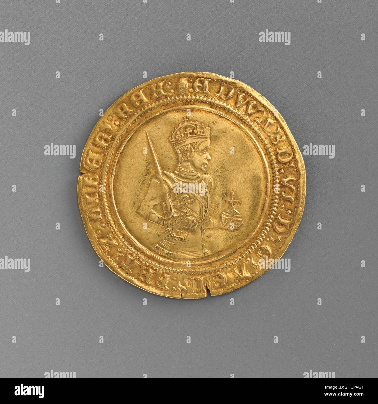 Gold sovereign denominations hi-res stock photography and images - Alamy