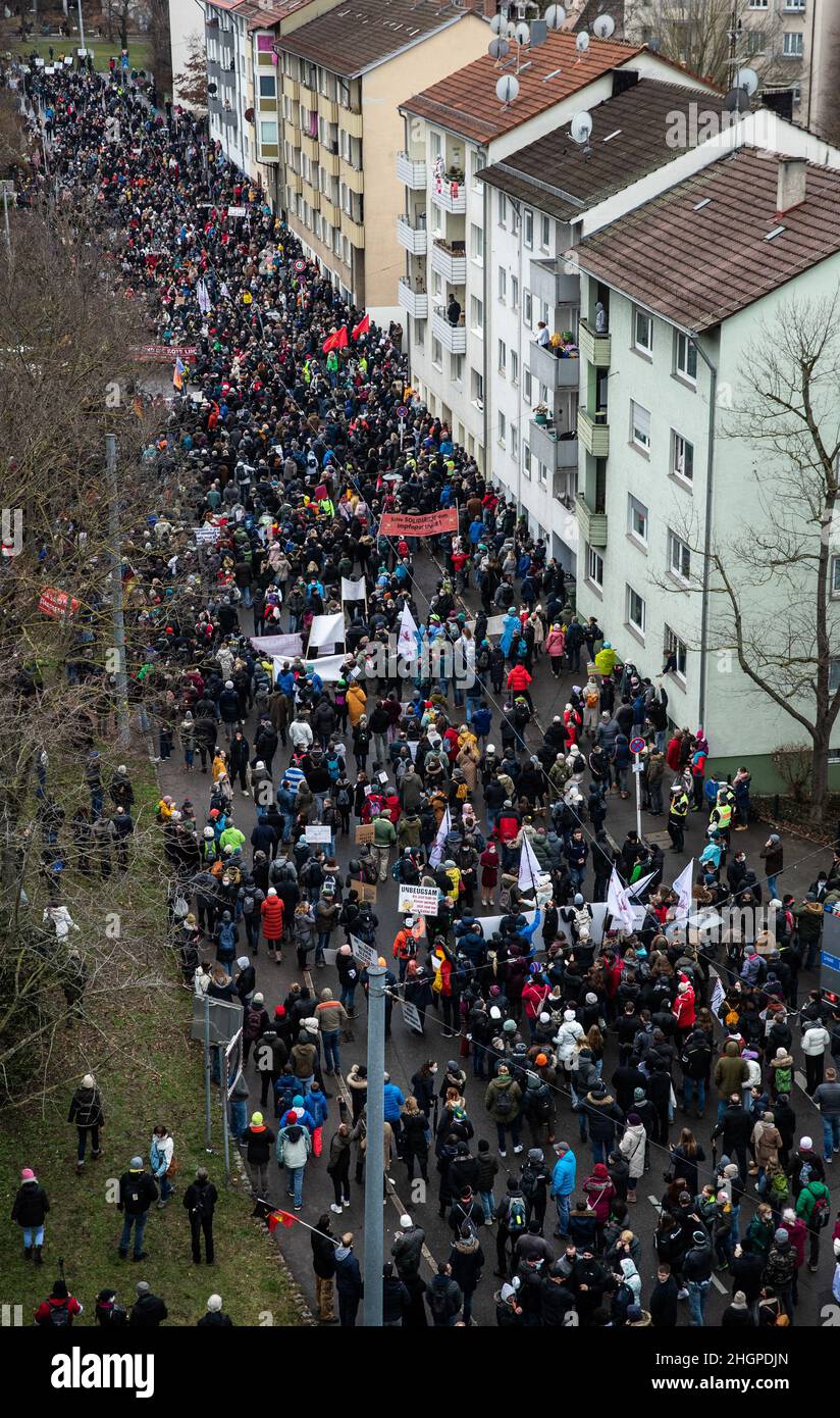 Stuttgart, Germany. 22nd Jan, 2022. Numerous people demonstrate in front of the radio station of the Südwestrundfunk (SWR) against the state Corona rules . Credit: Christoph Schmidt/dpa/Alamy Live News Stock Photo