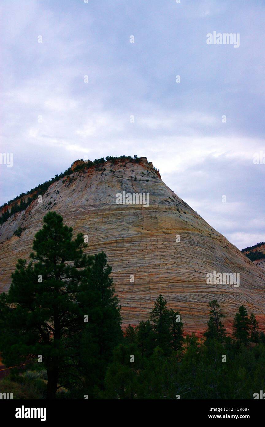 Checkerboard formation hi-res stock photography and images - Alamy