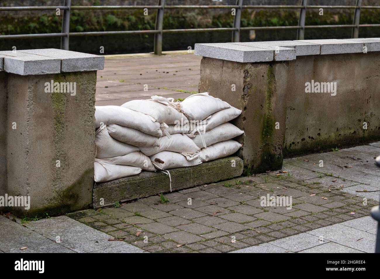 Sandbag Wall Prepared for a Major River Flood Stock Photo Alamy
