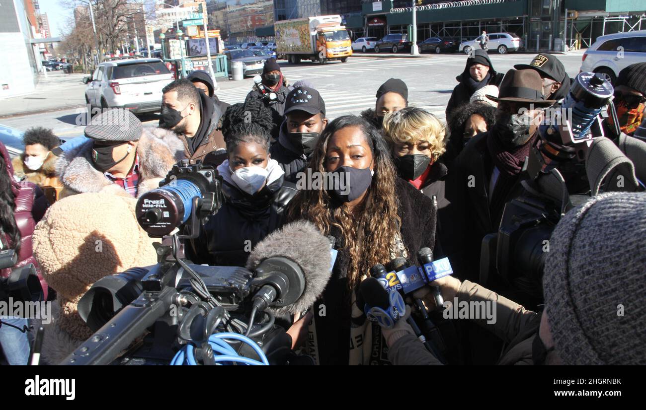 Harlem, USA. 22nd Jan, 2022. (NEW) Tragic shooting of 2 NYPD officers ...
