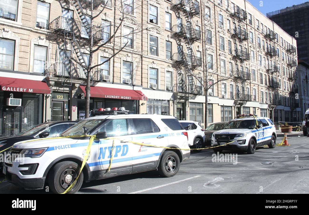 Harlem, USA. 22nd Jan, 2022. (NEW) Tragic shooting of 2 NYPD officers ...