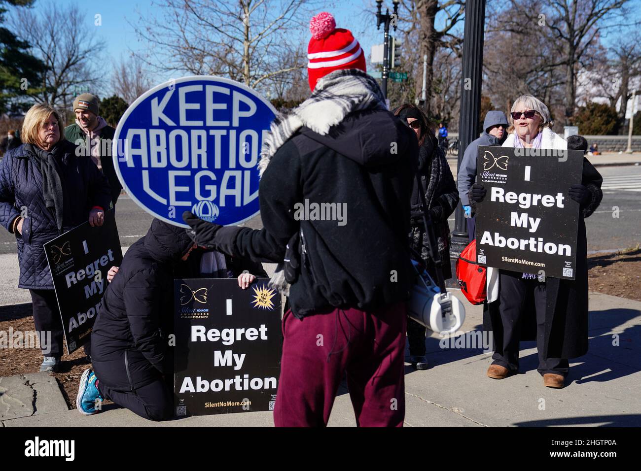 Anti-choice activists shout at a pro-choice demonstrator during a protest on the anniversary of the Roe v. Wade decision at the U.S. Supreme Court in Washington, U.S., January 22, 2022. REUTERS/Sarah Silbiger Stock Photo