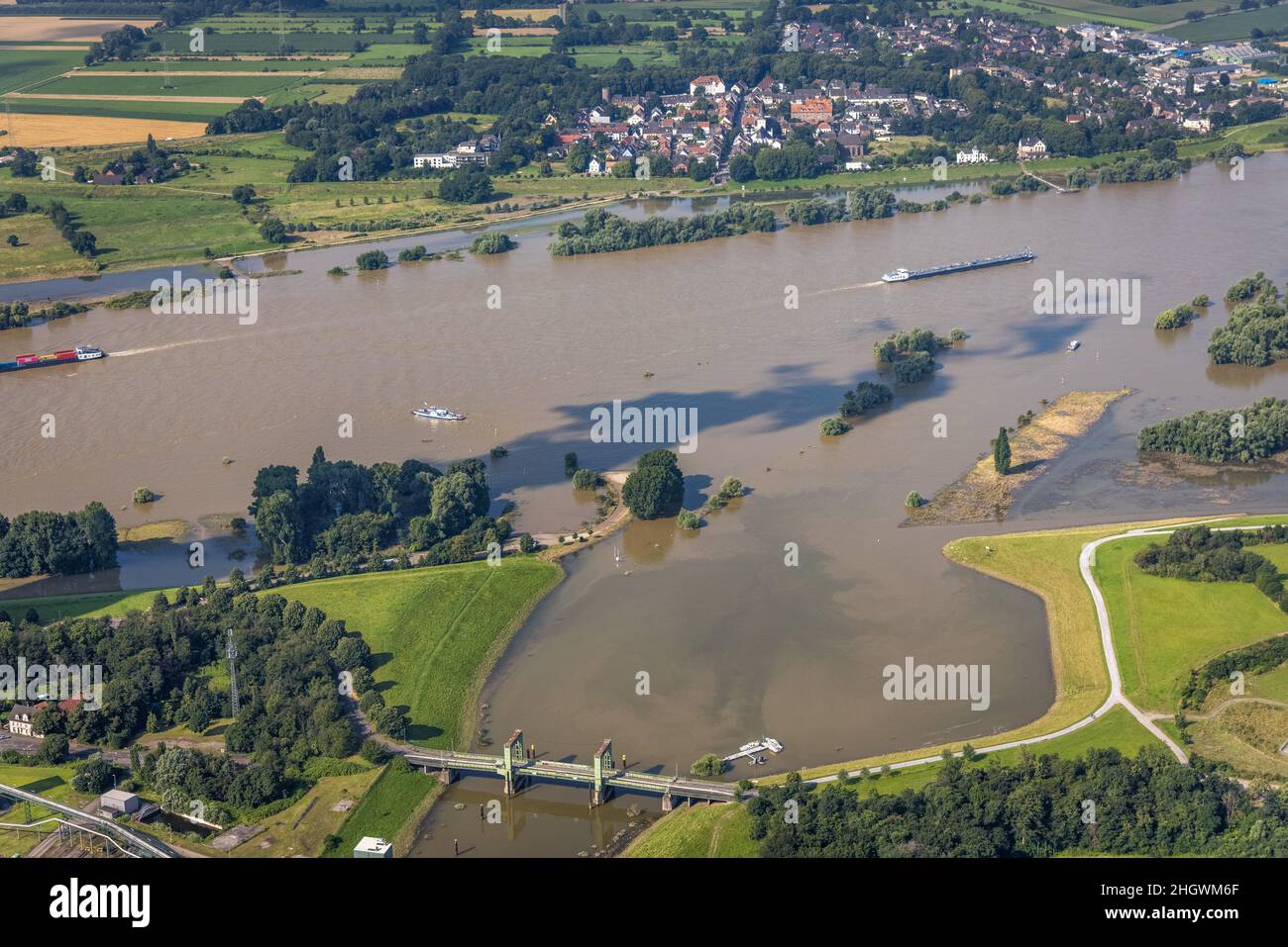 Aerial photograph, Flood River Rhine, Flooding Rheinaue Walsum, Lift Bridge Königstraße Walsum at North Port Walsum, Old Walsum, Duisburg, Ruhr Area, Stock Photo