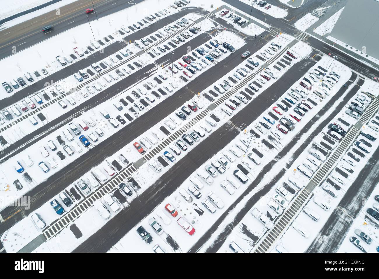 parking lot of cars in the snow Stock Photo - Alamy