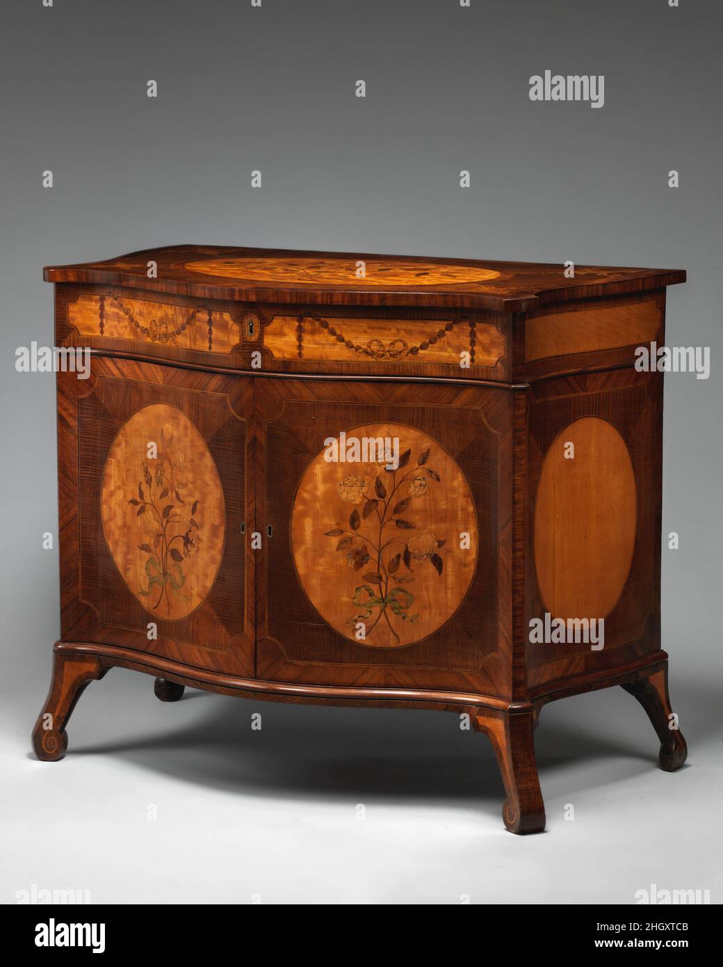 Harewood veneer crossbanded with rosewood hires stock photography and images Alamy