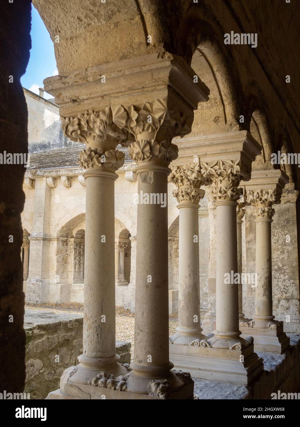 Abbaye Montmajour cloister Stock Photo