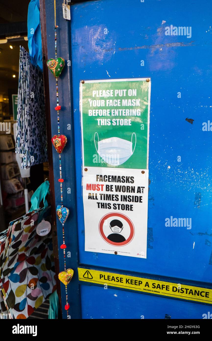 Masks to be worn in shop hires stock photography and images Alamy