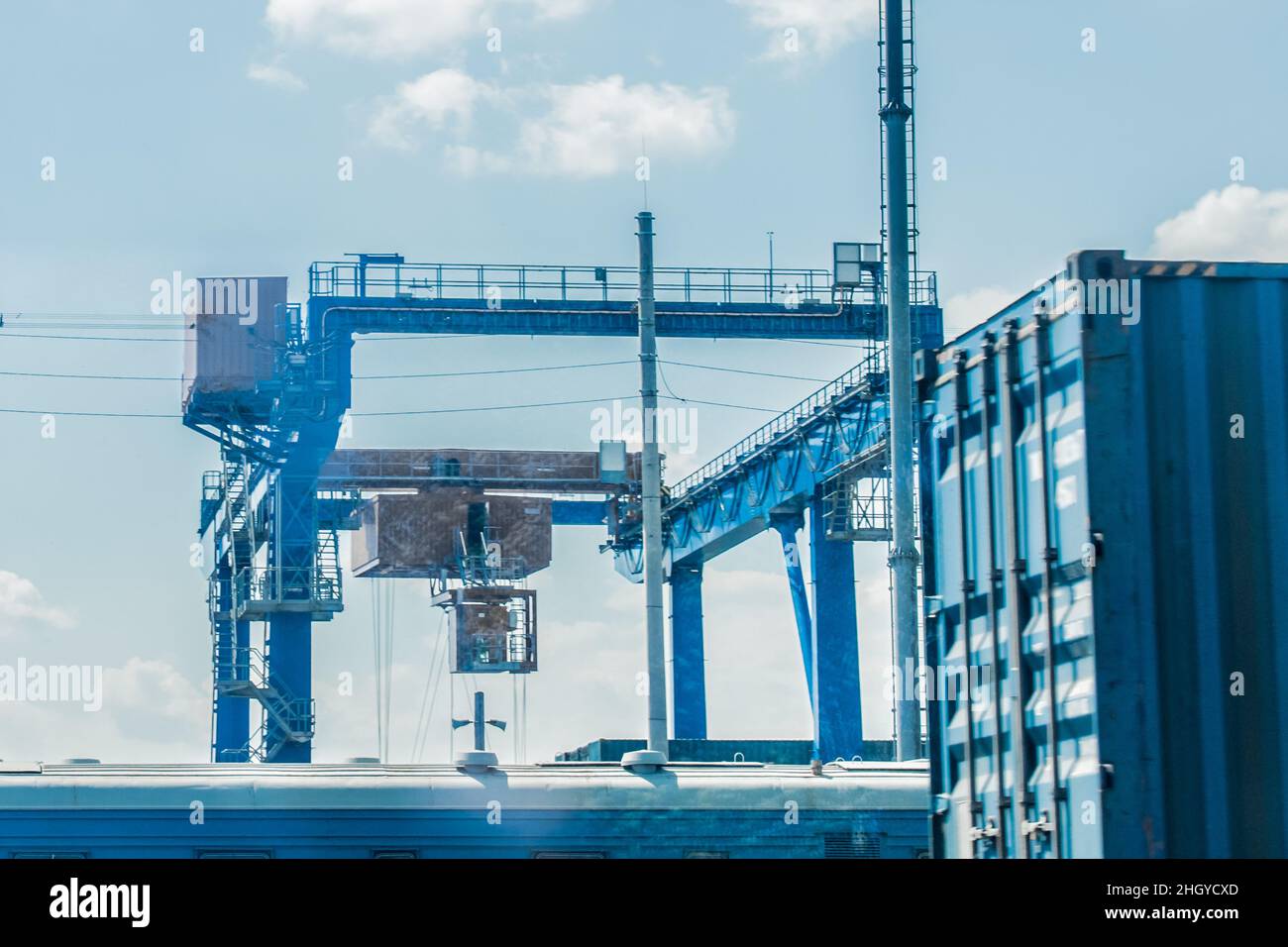 Heavy Lifting Industrial Crane for Cargo Container Import and Export ...