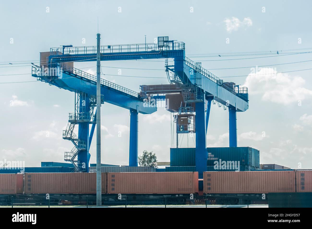 Heavy Lifting Industrial Crane for Cargo Container Import and Export ...