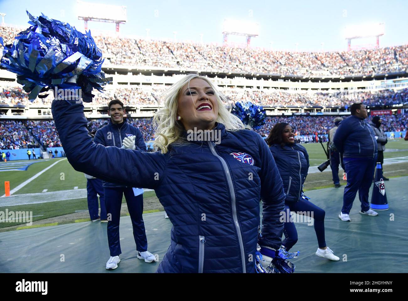 Tennessee titans cheerleaders hi-res stock photography and images - Alamy