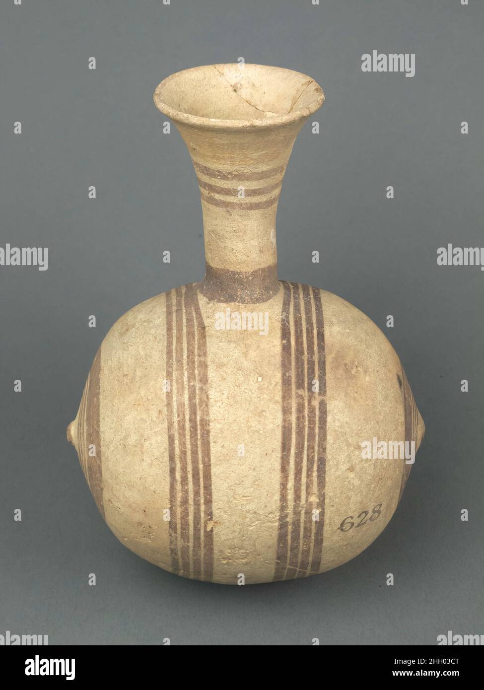 Jug, barrel-shaped 850–750 B.C. Cypriot Bands and concentric circles.. Jug, barrel-shaped. Cypriot. 850–750 B.C.. Terracotta. Cypro-Geometric III. Vases Stock Photo