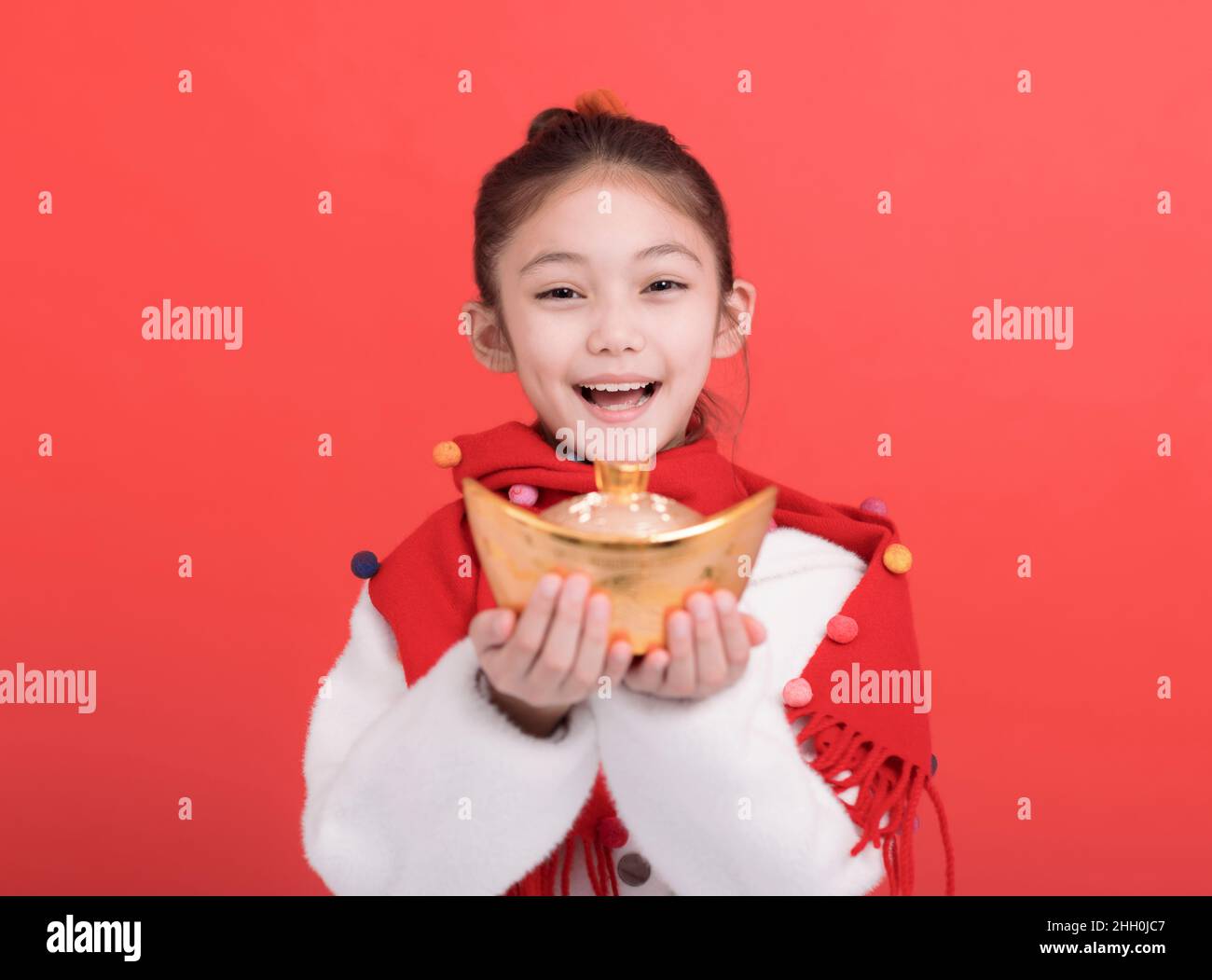 Chinese girl celebrating christmas hi-res stock photography and images ...