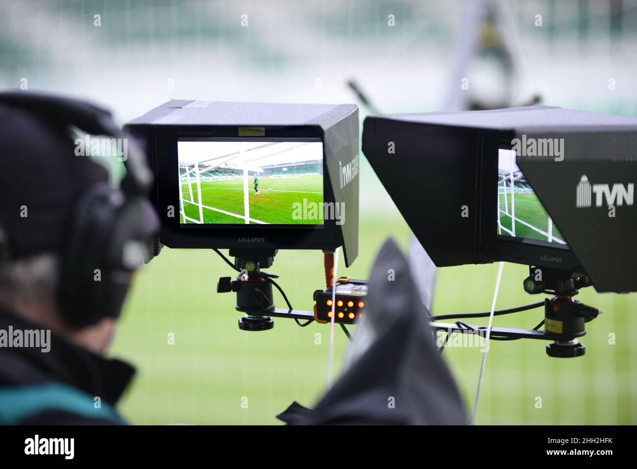 Germany ,Fuerth, Sportpark Ronhof Thomas Sommer - 22 Jan 2022 - Fussball, 1.Bundesliga - SpVgg Greuther Fuerth vs. FSV Mainz 05  Image: Screens of the Bundesliga broadcasting camera overlooking the field.  DFL regulations prohibit any use of photographs as image sequences and or quasi-video Stock Photo