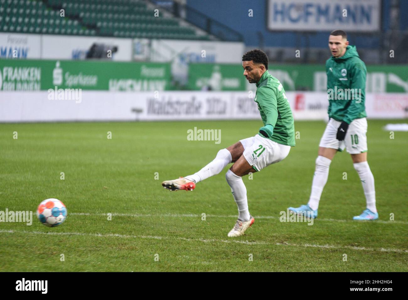 Germany ,Fuerth, Sportpark Ronhof Thomas Sommer - 22 Jan 2022 - Fussball, 1.Bundesliga - SpVgg Greuther Fuerth vs. FSV Mainz 05  Image: Timothy Tillman (SpVgg Greuther Fürth,21) during warmups.  DFL regulations prohibit any use of photographs as image sequences and or quasi-video Stock Photo