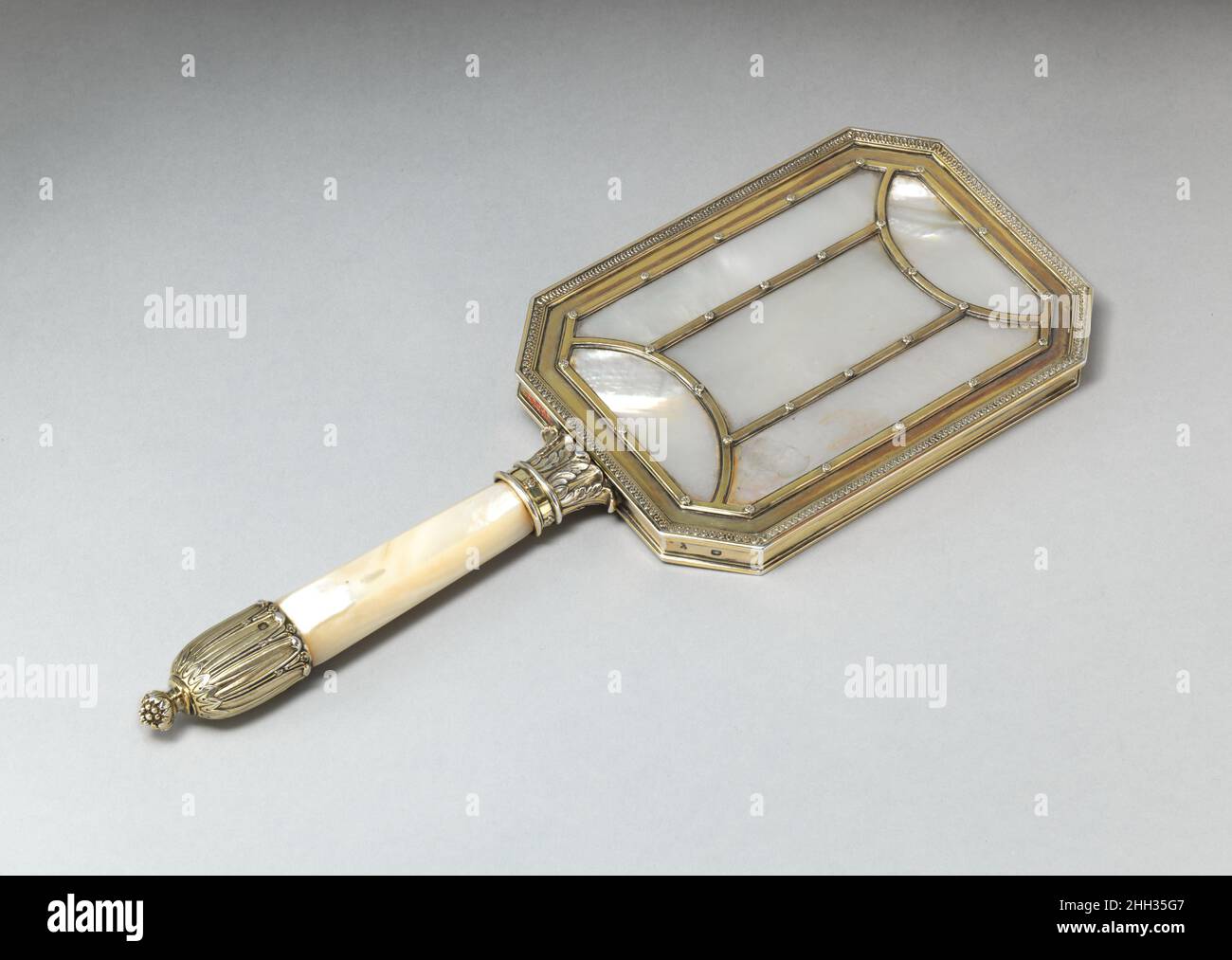 Hand mirror antique hi-res stock photography and images - Page 3 - Alamy Hand mirror antique hi-res stock photography and images - Page 3 - Alamy