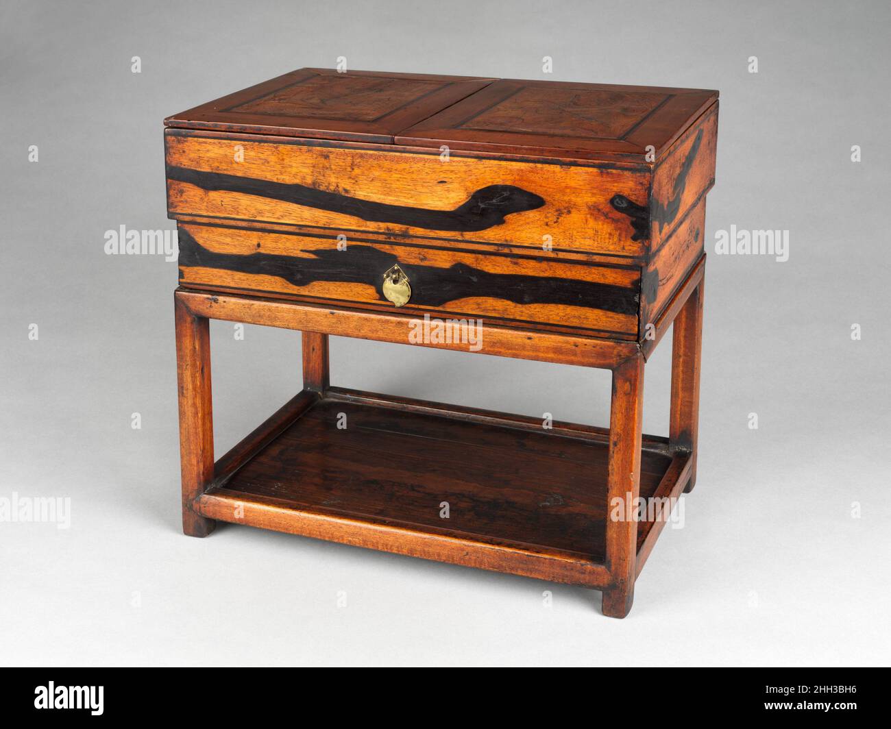 Late 19th century modesty hi-res stock photography and images - Alamy