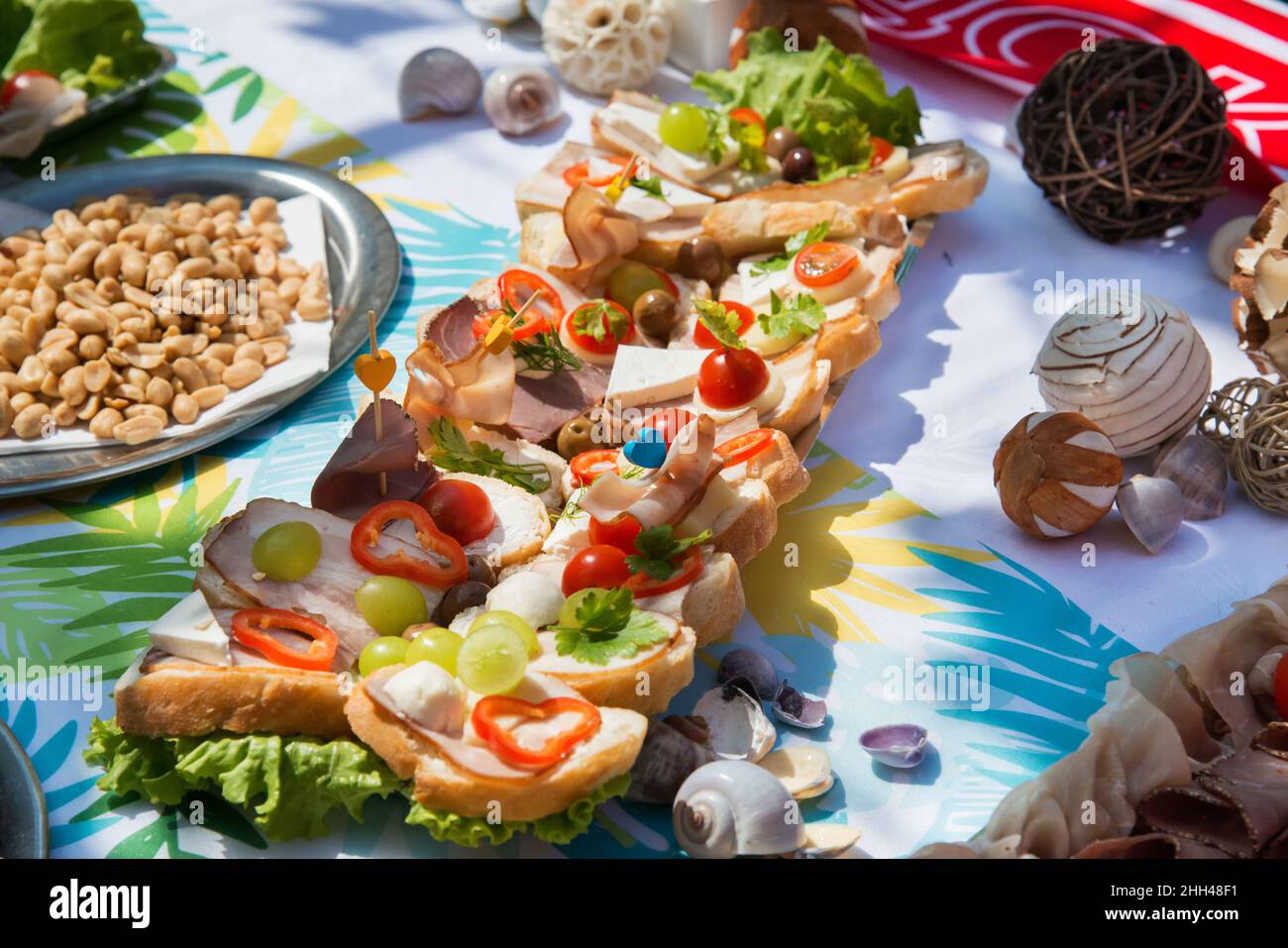 Yard arrangement hires stock photography and images Alamy