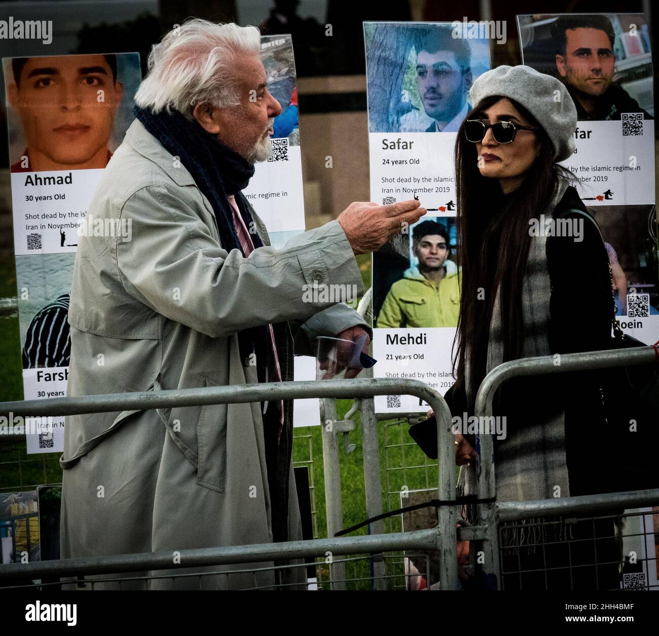 Suporters of the Iranian Royal family protest outside Westminser. Stock Photo