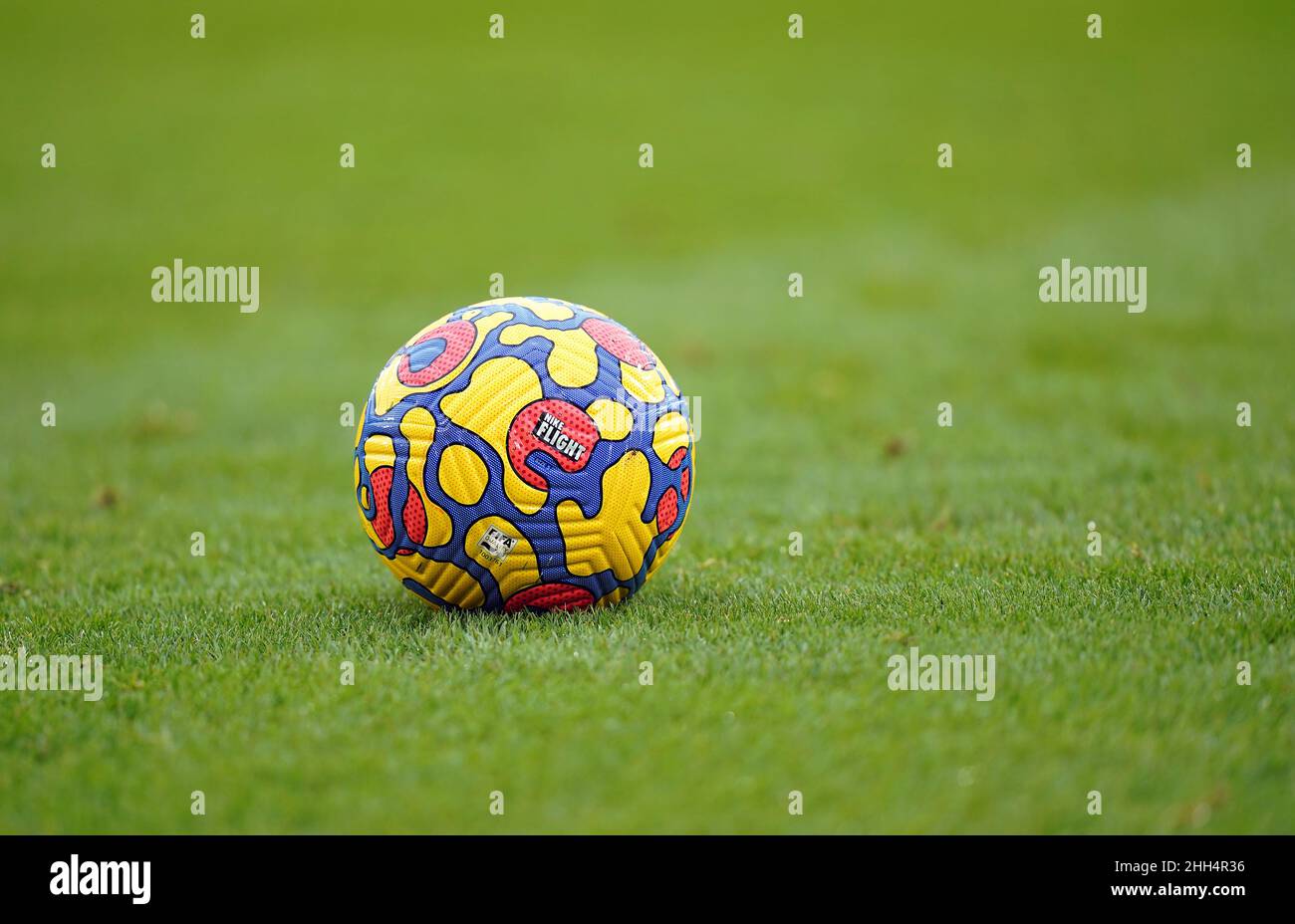 piłka nike pitch premier league