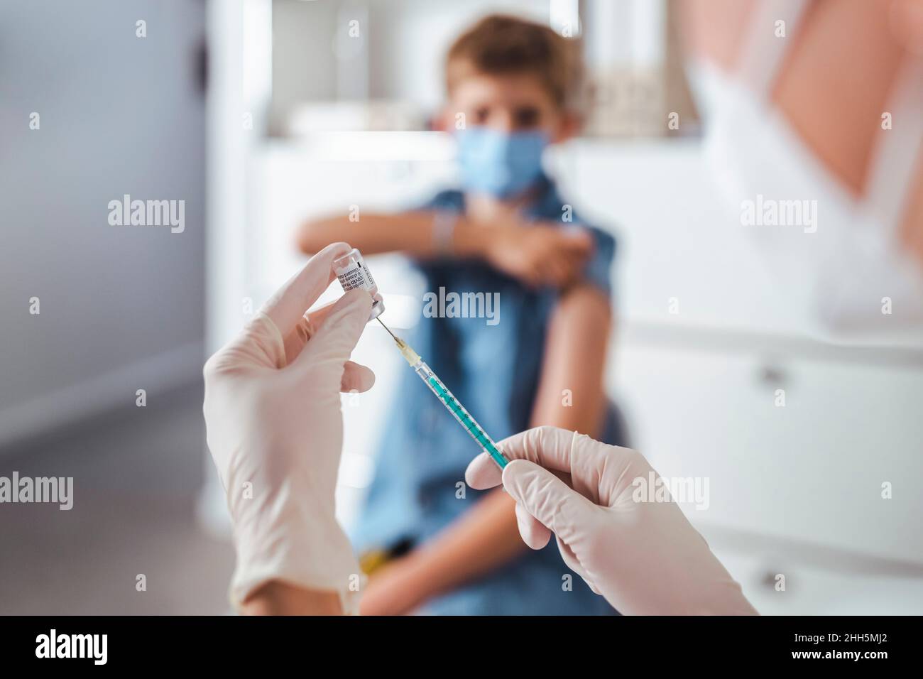 Nurse injection hi-res stock photography and images - Alamy