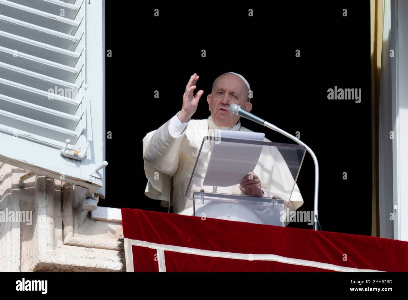 Pope Francis Angelus in The Vatican on 23 January 2022. RESTRICTED TO EDITORIAL USE - Vatican Media / Spaziani. Stock Photo