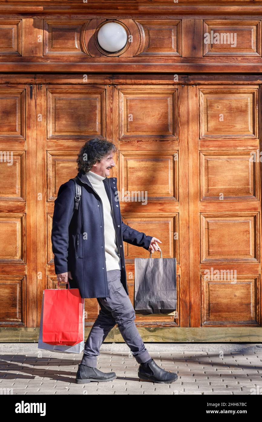 Man walking into door hi-res stock photography and images - Alamy