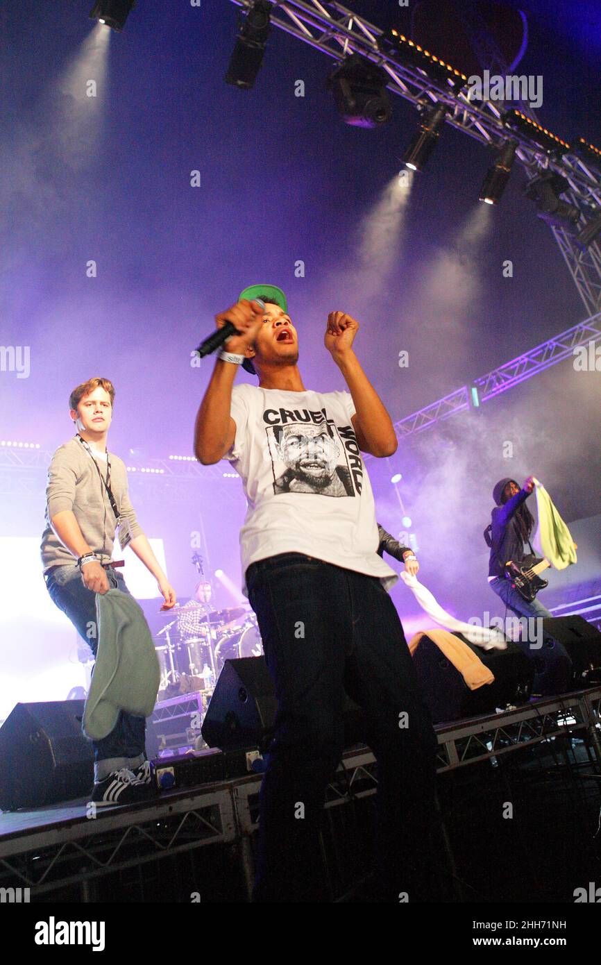 UK Entertainment - Relentless Freeze Festival, Rizzle Kicks Jordan 'Rizzle' Stephens, Harley 'Sylvester' Alexander-Sule British hip hop duo delight the crowd at the main stage at the annual Ski and Snowboard festival at Battersea Power Station, London. 28 October 2011. Photo Paul Cunningham Stock Photo