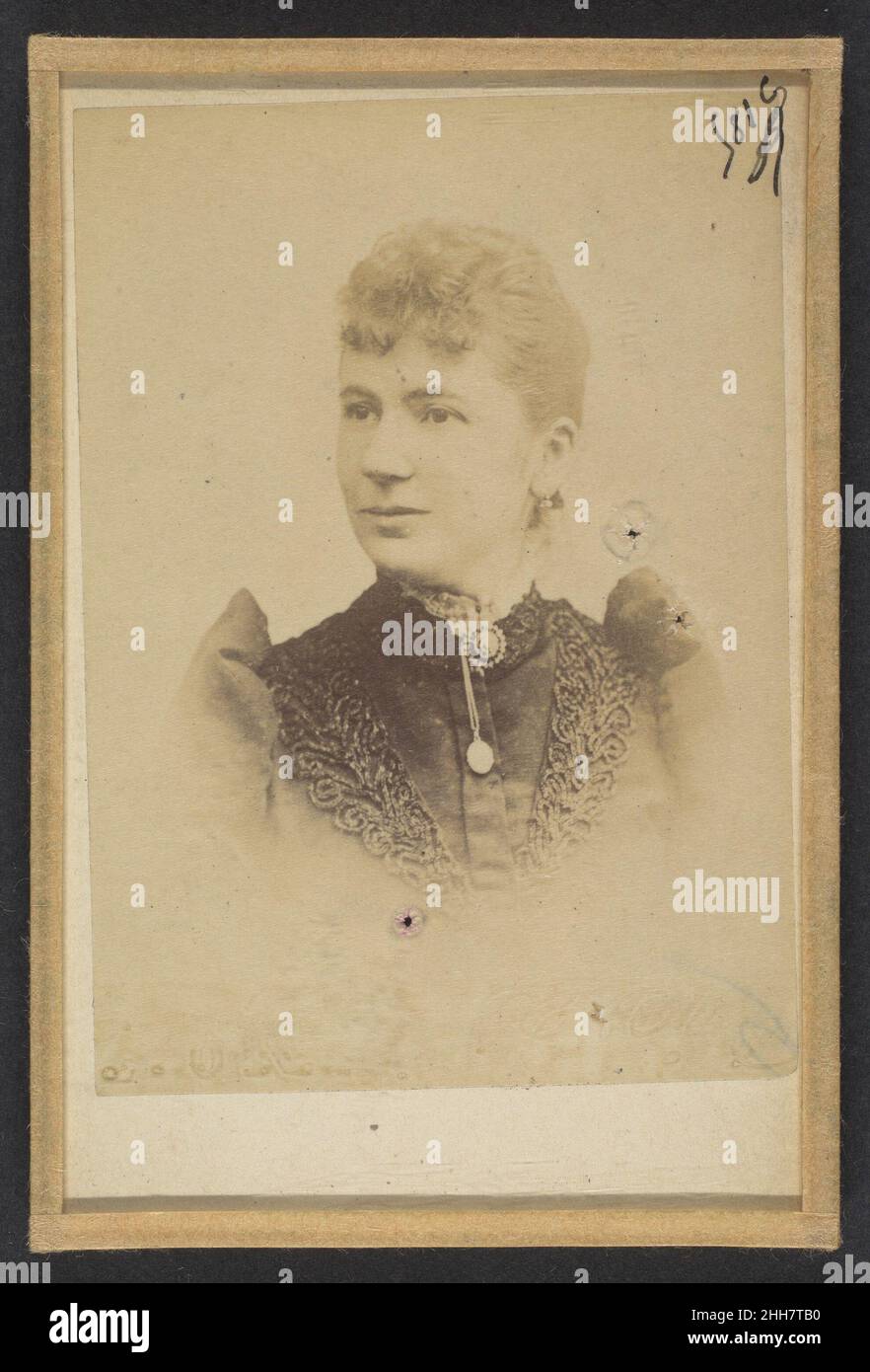 Pelgrom. Elise (femme Schouppe). Deux photographies, dont une légendée: Reprod. faite 22/2/93. 1893 Alphonse Bertillon Born into a distinguished family of scientists and statisticians, Bertillon began his career as a clerk in the Identification Bureau of the Paris Prefecture of Police in 1879. Tasked with maintaining reliable police records of offenders, he developed the first modern system of criminal identification. The system, which became known as Bertillonage, had three components: anthropometric measurement, precise verbal description of the prisoner’s physical characteristics, and stand Stock Photo