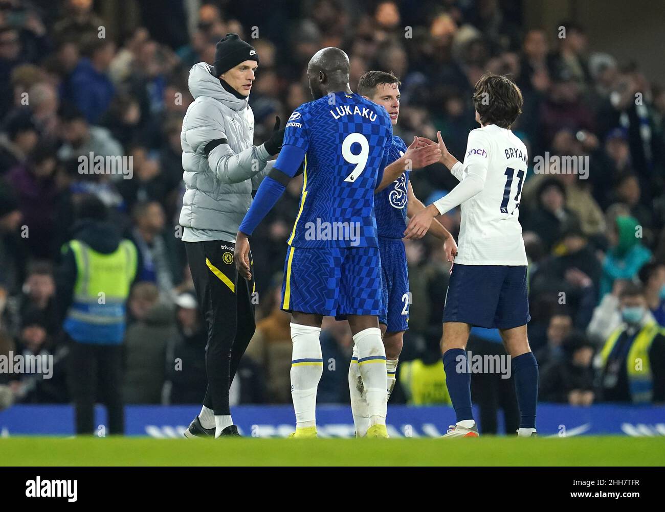 Chelsea manager Thomas Tuchell, Romelu Lukaku, Cesar Azpilicueta and Tottenham Hotspur's Bryan Gil (right) shake hands after the final whistle in the Premier League match at Stamford Bridge, London. Picture date: Sunday January 23, 2022. Stock Photo