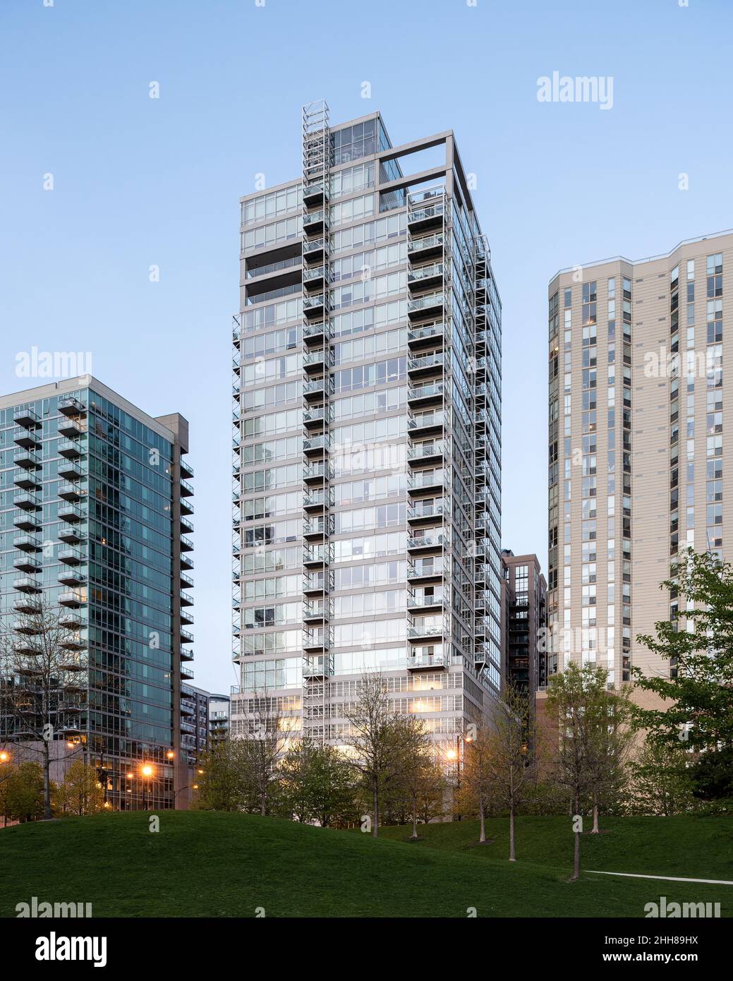 Kingsbury on the Park condominium building in River North. Designed by Lucien Lagrange Stock