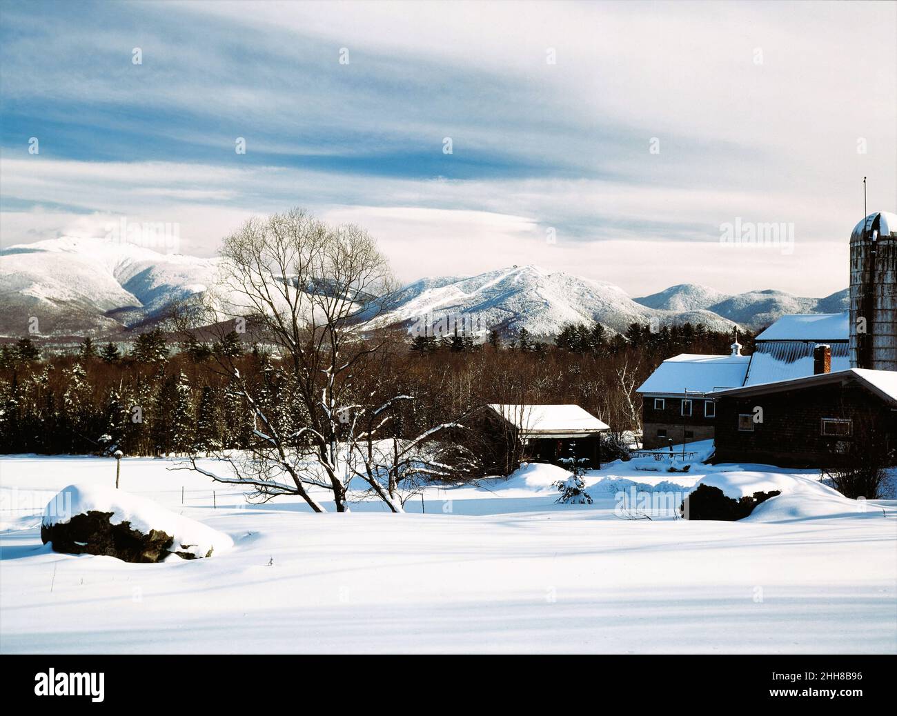 Snowfall in hampshire hi-res stock photography and images - Alamy
