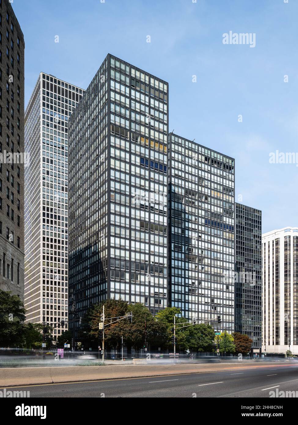 860 880 lake shore drive apartment hi-res stock photography and images -  Alamy