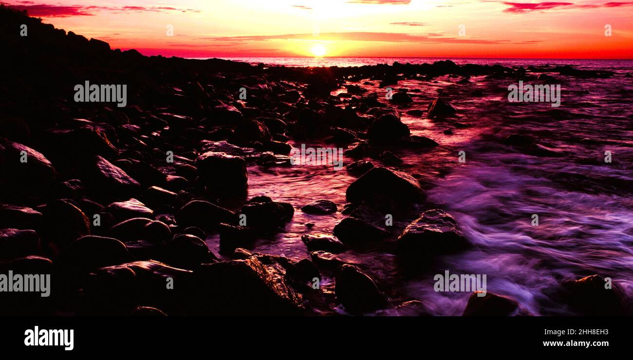 Rocky shoreline along east hi-res stock photography and images - Alamy