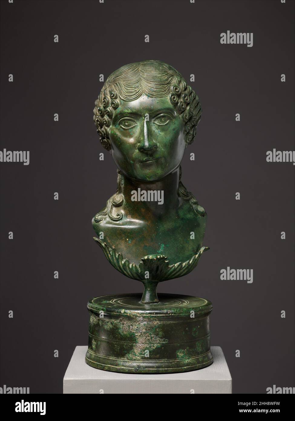 Bronze portrait bust hi-res stock photography and images - Page 2 - Alamy