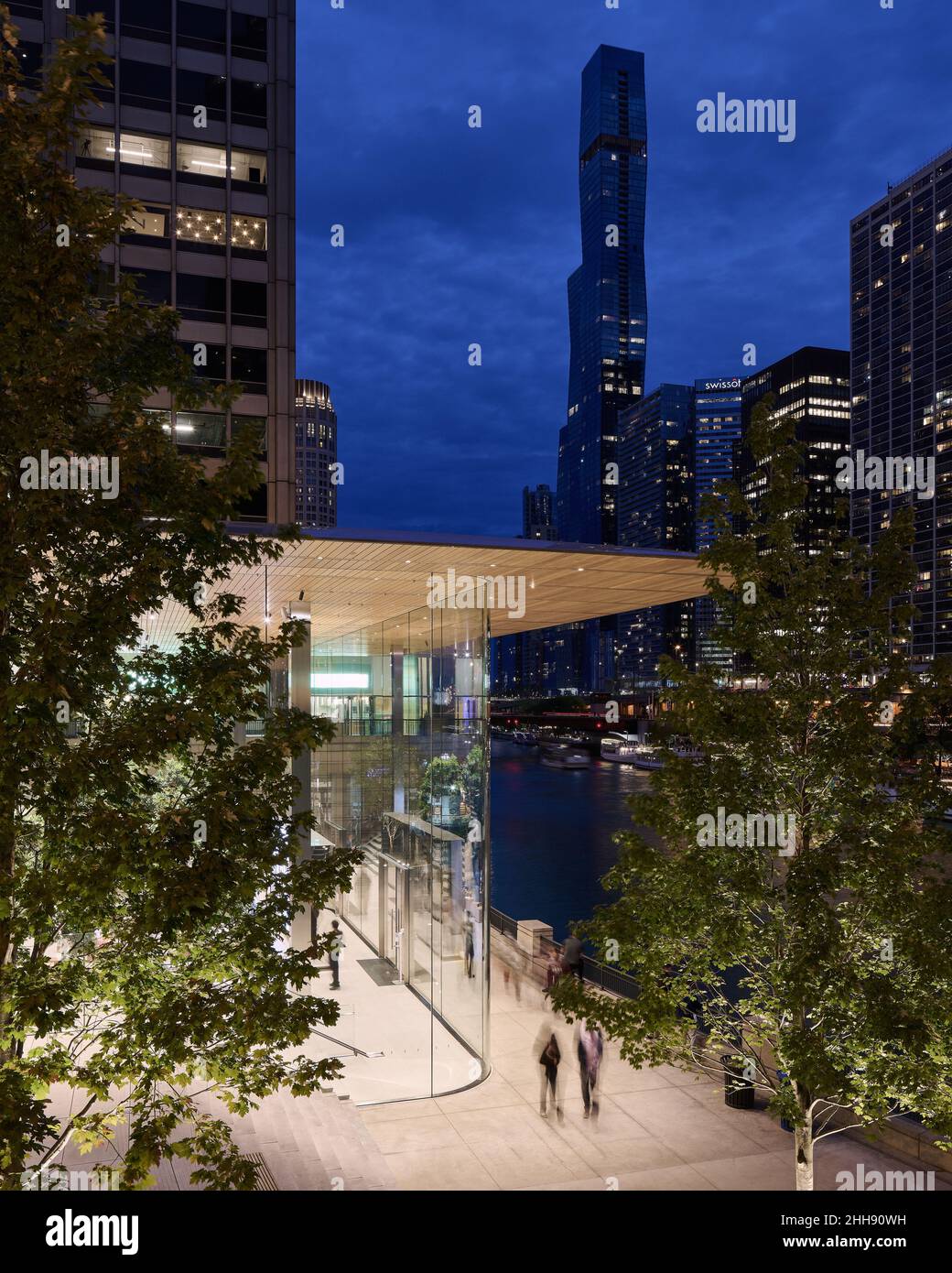 Chicago apple store architecture hi-res stock photography and images - Alamy